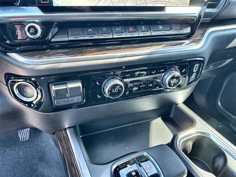 New 2026 GMC Sierra 1500 Elevation image 27