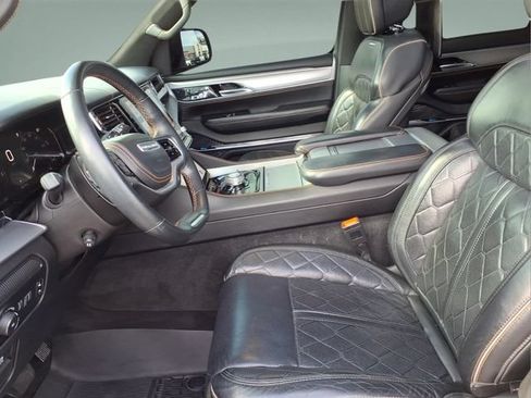 Used 2022 Jeep Grand Wagoneer Series III w/ Rear Seat Video Group 1 AWD/4WD image 11