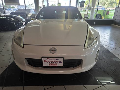 Used 2015 Nissan 370Z Touring Sport RWD image 3