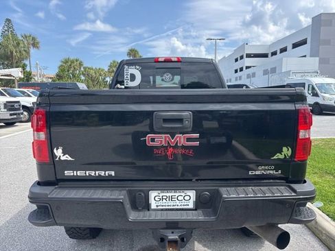 Used 2019 GMC Sierra 2500 Denali w/ Duramax Plus Package AWD/4WD image 3
