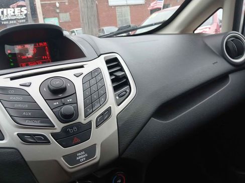 Used 2011 Ford Fiesta SE w/ 203A Rapid Spec Order Code FWD image 11