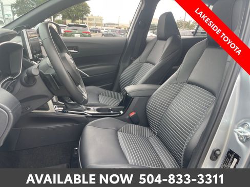 Used 2024 Toyota Corolla Cross AWD Hybrid w/ Convenience Package image 28