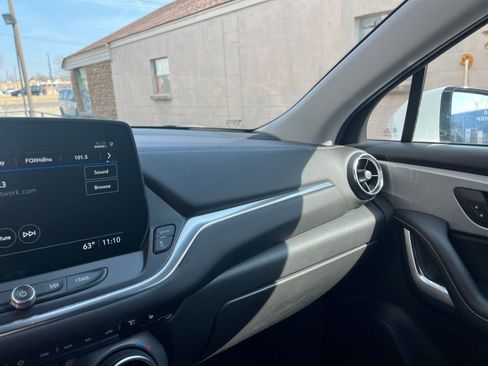 Used 2025 Chevrolet Blazer LT image 36