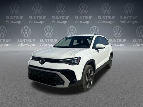 Used 2025 Volkswagen Taos SE AWD/4WD image 31