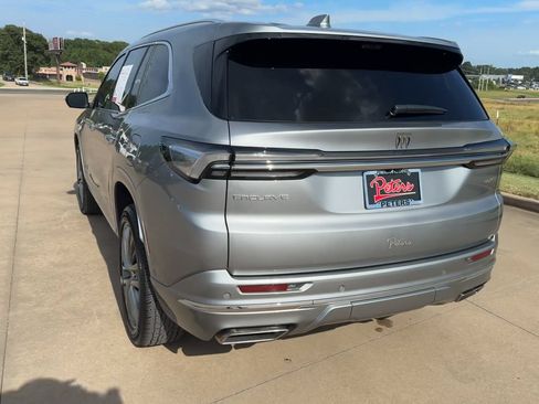 Used 2025 Buick Enclave Avenir w/ Super Cruise Package FWD image 7
