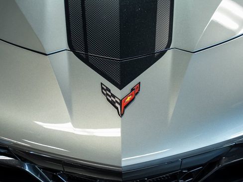 Used 2024 Chevrolet Corvette Z06 w/ Z07 Performance Package image 9