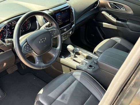 Used 2023 Chevrolet Traverse Premier w/ Redline Edition FWD image 4