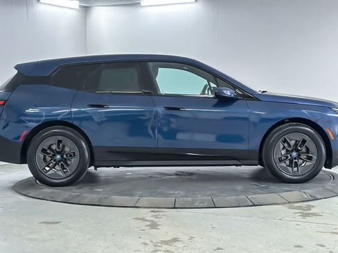 Used 2024 BMW iX xDrive50 w/ Convenience Package AWD/4WD image 8