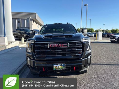 Used 2024 GMC Sierra 2500 AT4 w/ AT4 Premium Plus Package AWD/4WD image 5