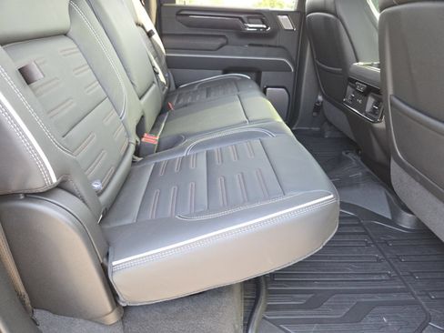 Used 2025 GMC Sierra 2500 AT4X AWD/4WD image 30