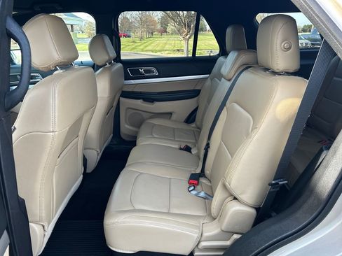 Used 2017 Ford Explorer XLT w/ Equipment Group 202A image 32