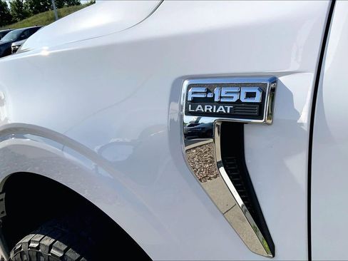 Used 2021 Ford F150 Lariat w/ Equipment Group 502A High AWD/4WD image 4