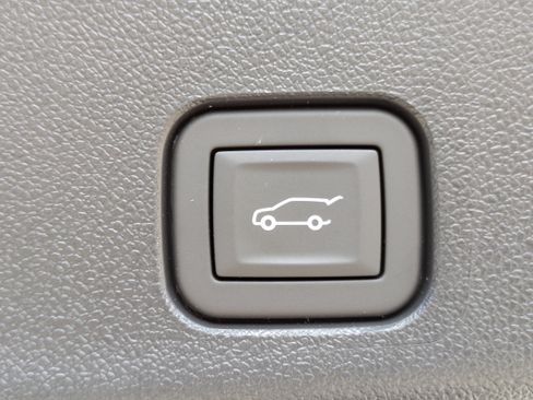 New 2026 Chevrolet Traverse RS image 8