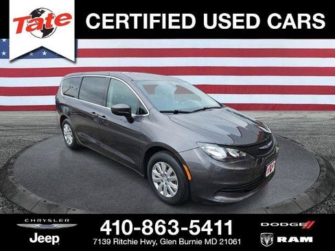 Certified 2020 Chrysler Voyager L FWD image 1