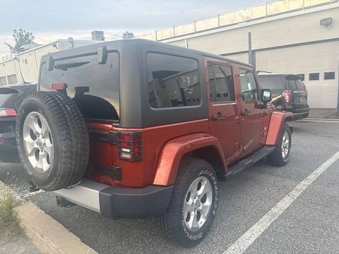 Used 2014 Jeep Wrangler Unlimited Sahara w/ Connectivity Group AWD/4WD image 12