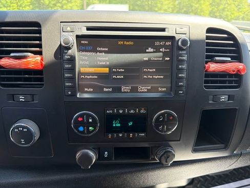 Used 2013 GMC Sierra 2500 SLE w/ SLE Preferred Package AWD/4WD image 18