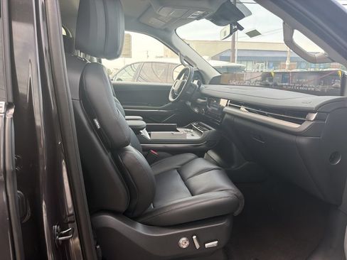 New 2027 Lincoln Navigator Premiere AWD/4WD image 7