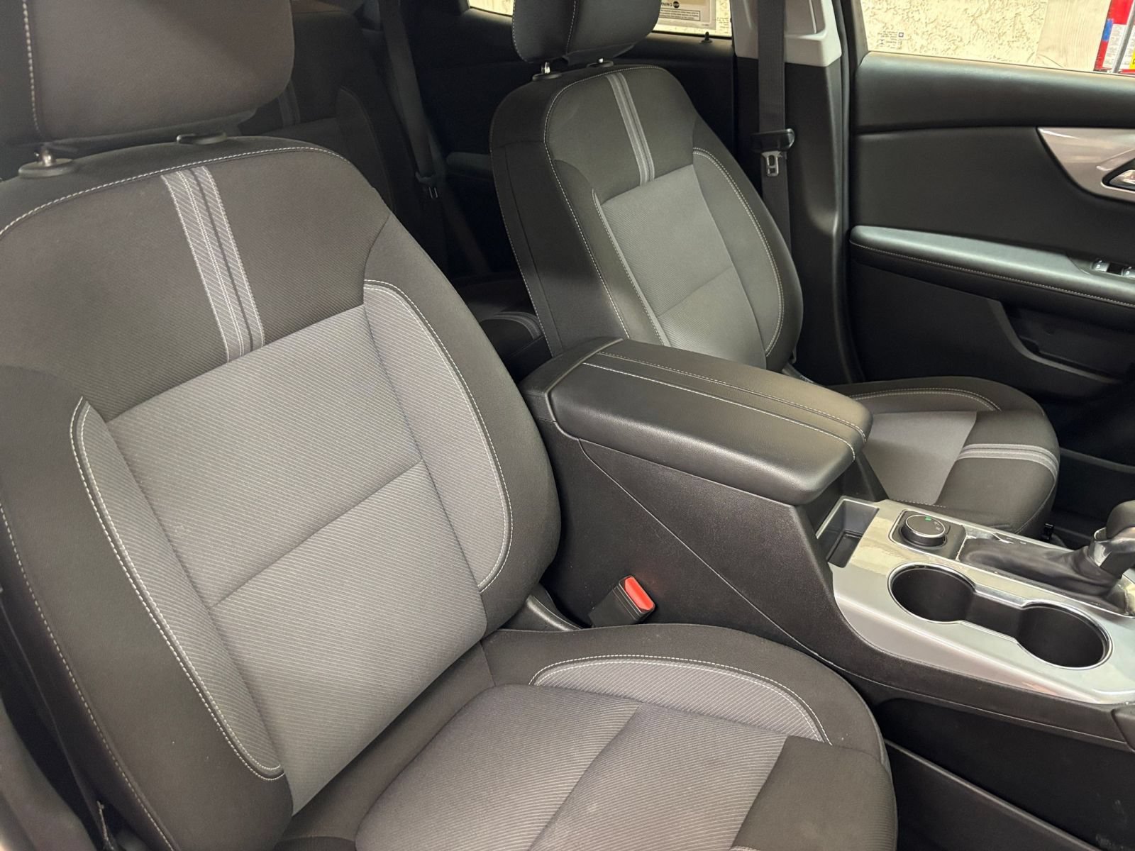 Used 2025 Chevrolet Blazer LT FWD image 36