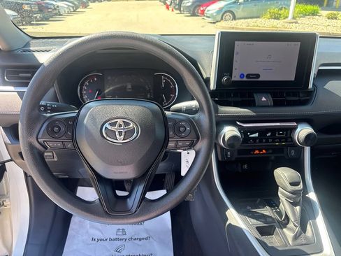 Used 2024 Toyota RAV4 LE AWD/4WD image 9