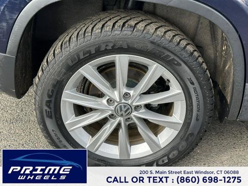 Used 2015 Volkswagen Tiguan SE image 25
