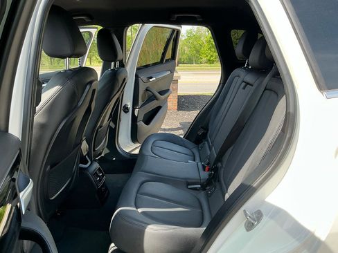 Used 2016 BMW X1 xDrive28i AWD/4WD image 10