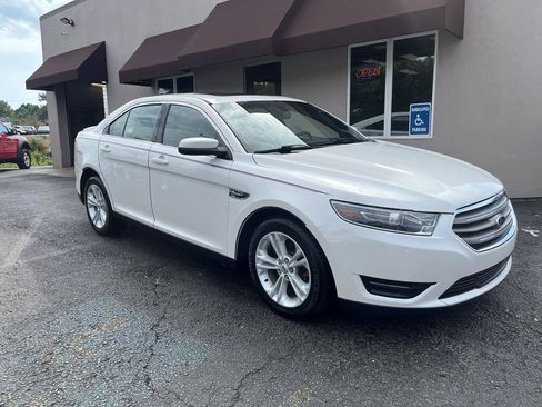 Used 2015 Ford Taurus SEL w/ Equipment Group 201A AWD/4WD image 3