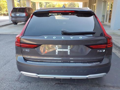 Certified 2021 Volvo V90 T6 Cross Country w/ Climate Package image 7