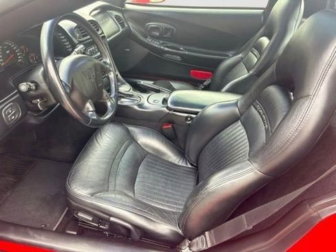 Used 2003 Chevrolet Corvette Coupe w/ Preferred Equipment Group RWD image 17