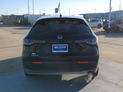 Certified 2025 Honda HR-V Sport image 5