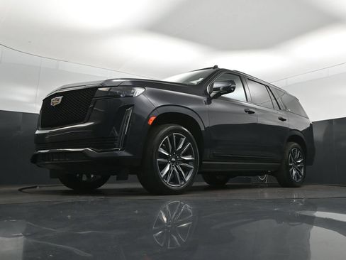 Used 2022 Cadillac Escalade Sport w/ Touring Package AWD/4WD image 38