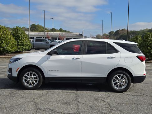 Used 2023 Chevrolet Equinox LS image 32