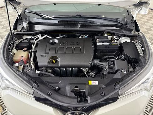 Used 2019 Toyota C-HR LE FWD image 26