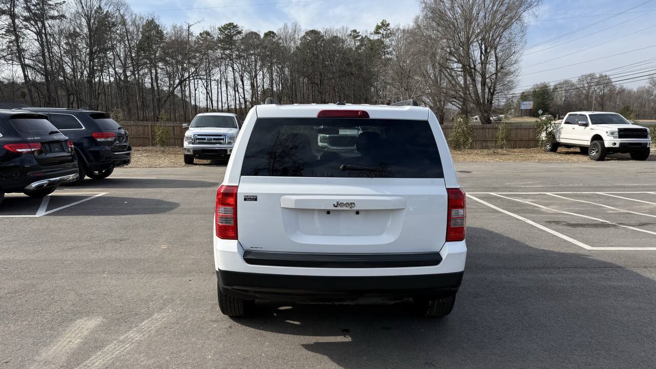 Used 2016 Jeep Patriot Sport w/ Power Value Group FWD image 7