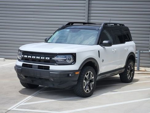 Used 2022 Ford Bronco Sport Outer Banks w/ Tech Package AWD/4WD image 4