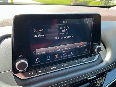 Used 2023 Nissan Rogue SL image 23