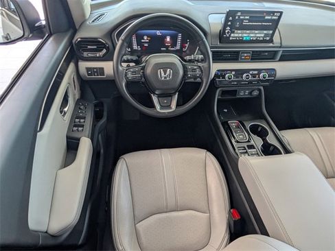 Used 2023 Honda Pilot Elite image 8