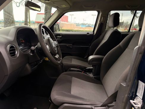 Used 2016 Jeep Patriot Sport image 29