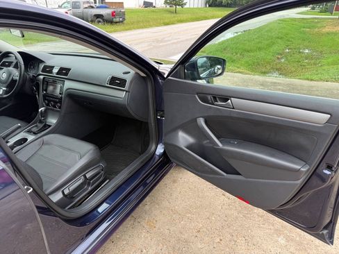Used 2015 Volkswagen Passat TDI SE FWD image 26