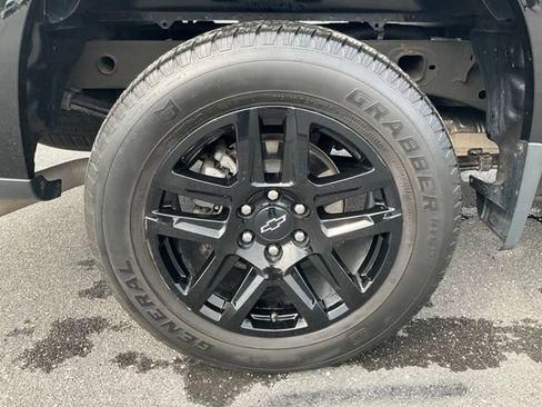 Used 2024 Chevrolet Silverado 1500 Custom w/ LPO, Dark Essentials Package AWD/4WD image 18