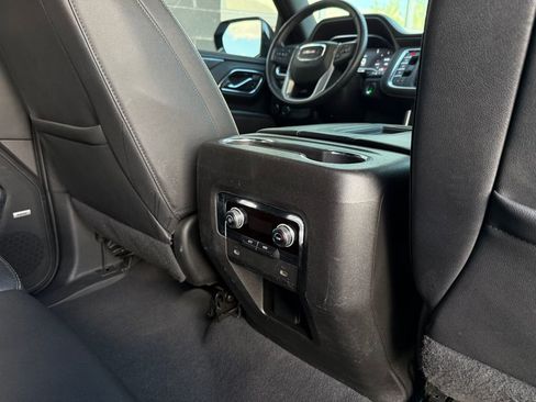Used 2023 GMC Yukon SLT AWD/4WD image 30