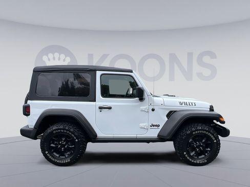 Used 2022 Jeep Wrangler Sport AWD/4WD image 8