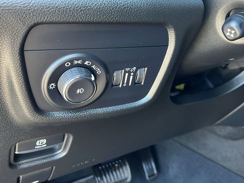 Used 2025 Jeep Grand Cherokee Summit w/ Adv Protech Group IV image 32