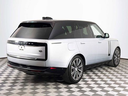 Used 2023 Land Rover Range Rover SE image 5