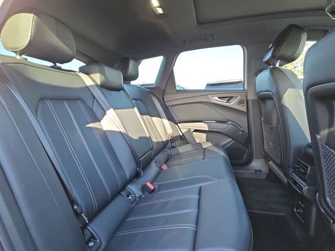 Used 2023 Audi Q4 e-tron Premium Plus w/ Premium Plus image 29