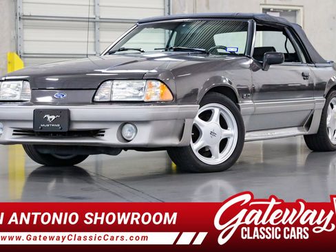 Used 1990 Ford Mustang GT RWD image 1