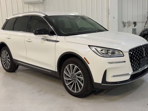 Used 2024 Lincoln Corsair Reserve image 3