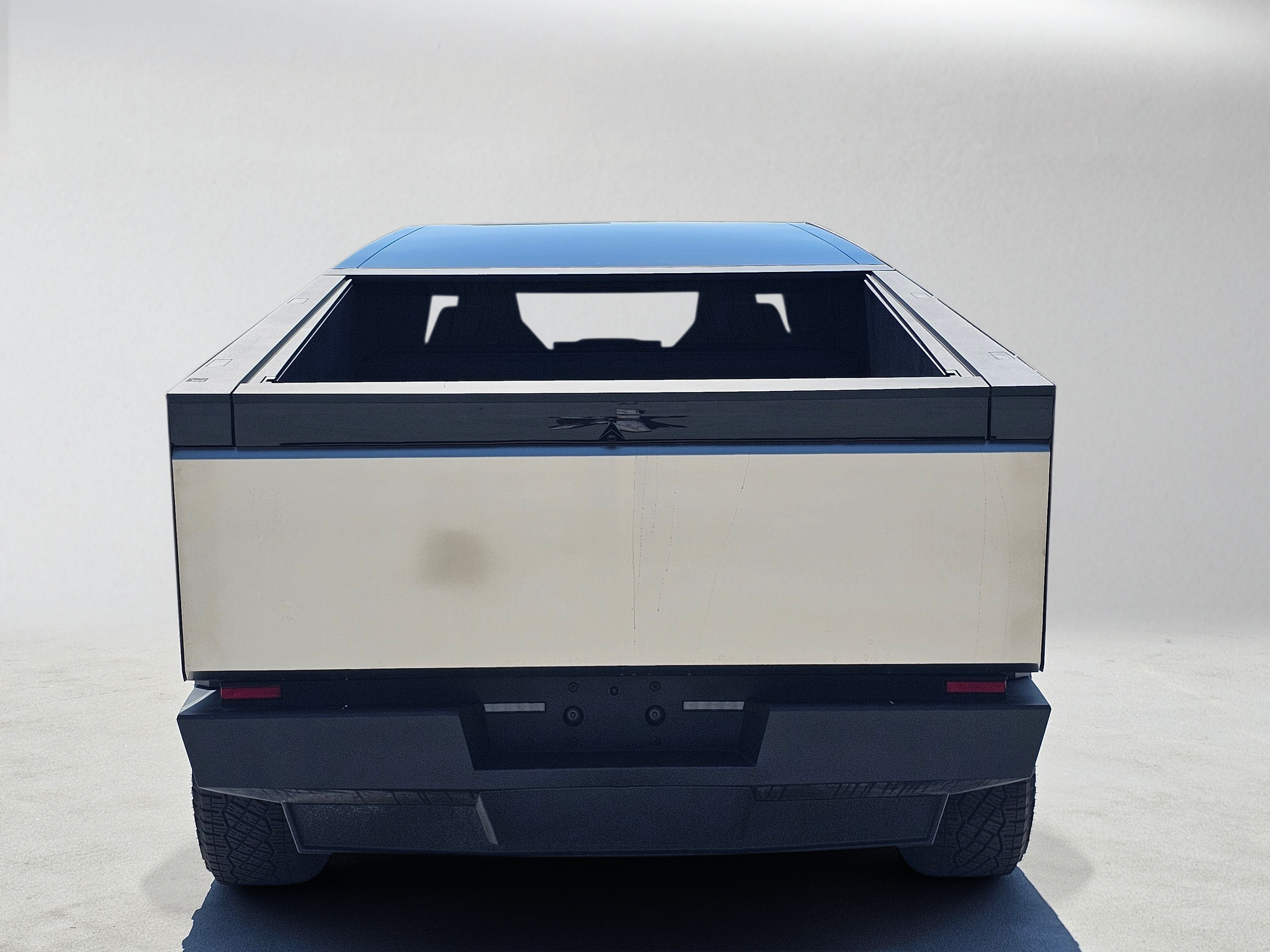Used 2026 Tesla Cybertruck 2WD Crew Cab image 4