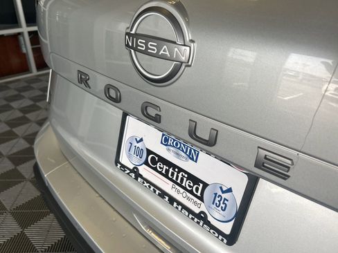 Used 2025 Nissan Rogue SV image 7