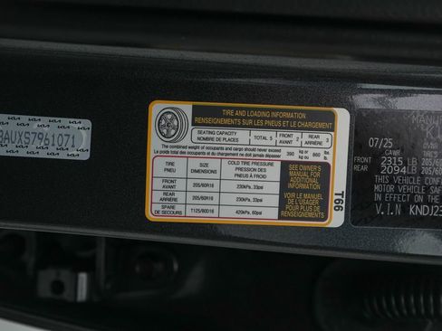 Used 2025 Kia Soul LX FWD image 23