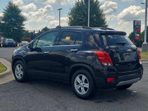 Used 2019 Chevrolet Trax LT w/ LT Convenience Package FWD image 5